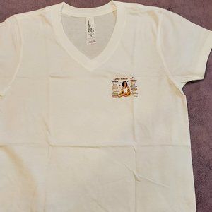 Graphic V-neck, fitted T-shirt